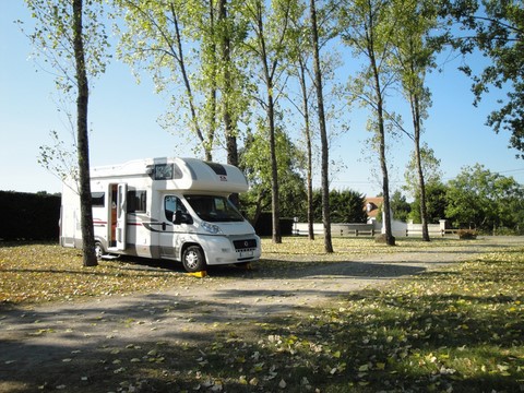Aire de parking de Bazaige